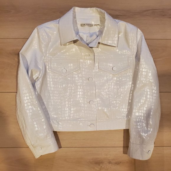 Alice + Olivia Chloe Croc-Effect Faux Leather Crop Jacket in White - Picture 2 of 3